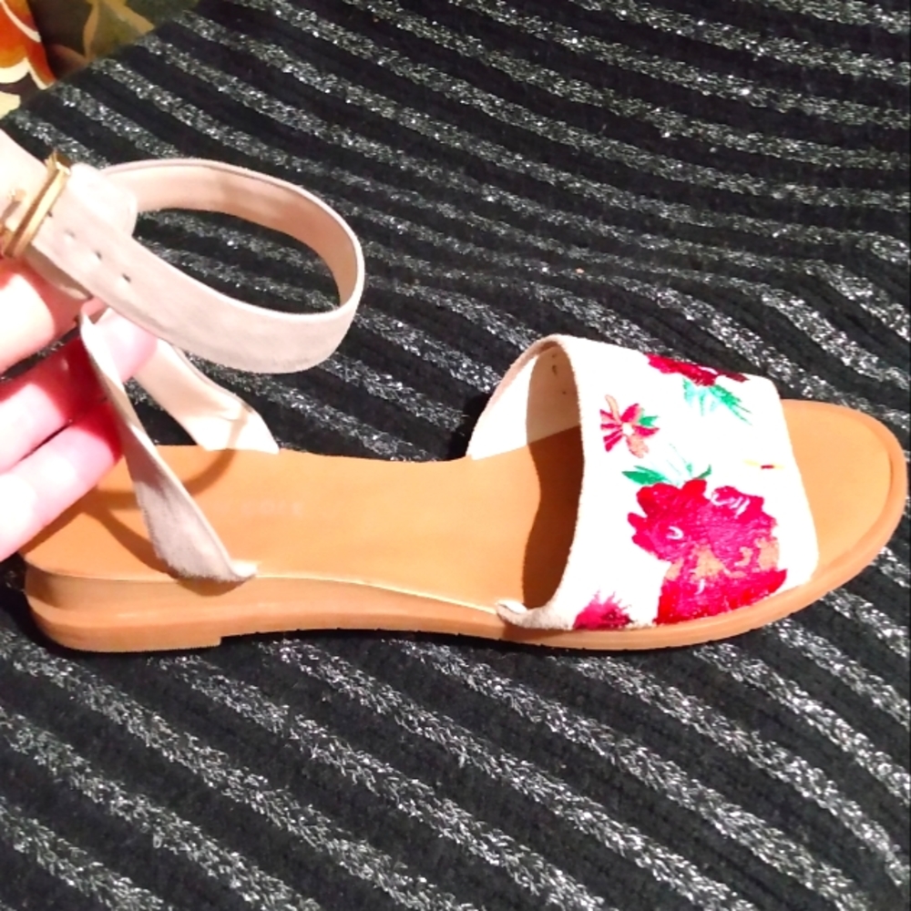 Kenneth Cole Woman's Sandals